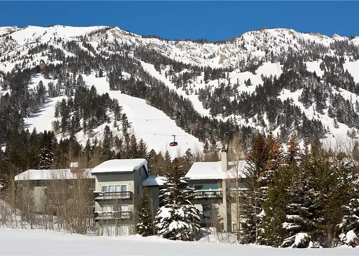Apartment Rmr: Four Seasons I Unit 2 In