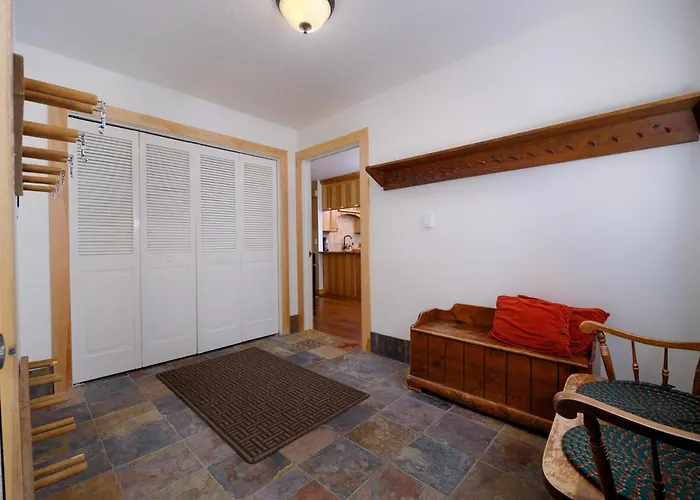 Apartment Rmr: Four Seasons I Unit 2 In *