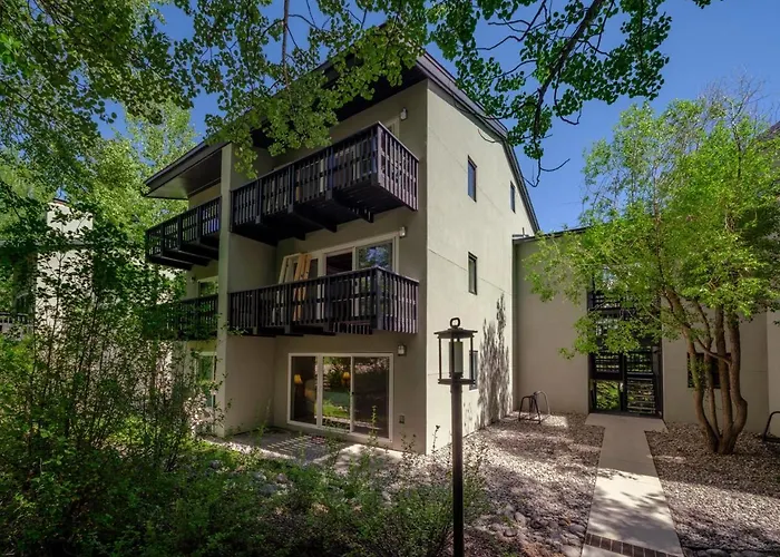 Apartment Rmr: Four Seasons I Unit 2 In *