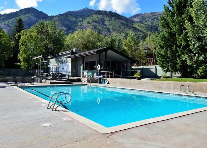 Rmr: Four Seasons I Unit 2 In Apartment Teton Village